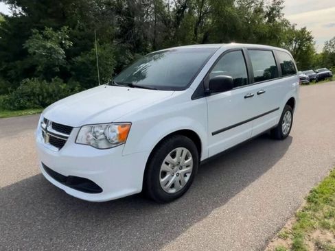 Used 2016 Dodge Grand Caravan American Value Package image 3