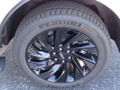 New 2025 Lincoln Navigator Reserve w/ Jet Appearance Package image 9