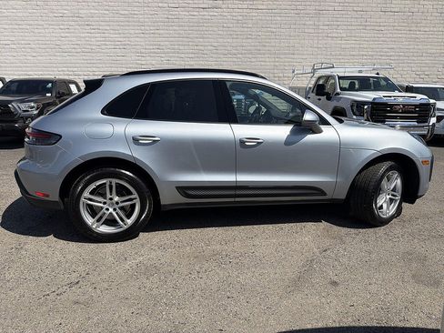 Used 2024 Porsche Macan AWD/4WD image 3