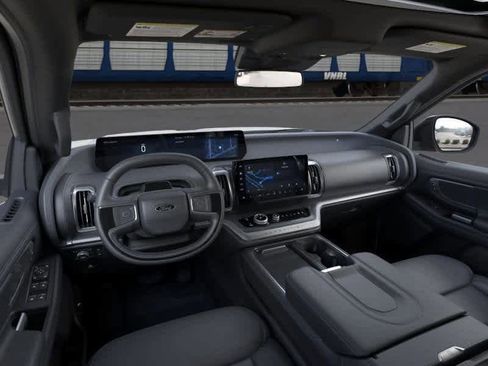 New 2025 Ford Expedition Platinum w/ Stealth Performance Package image 9
