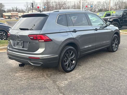 Used 2024 Volkswagen Tiguan SE image 8