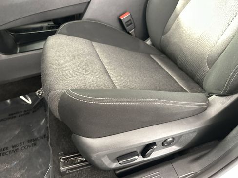Certified 2024 Nissan Rogue SV AWD/4WD image 12