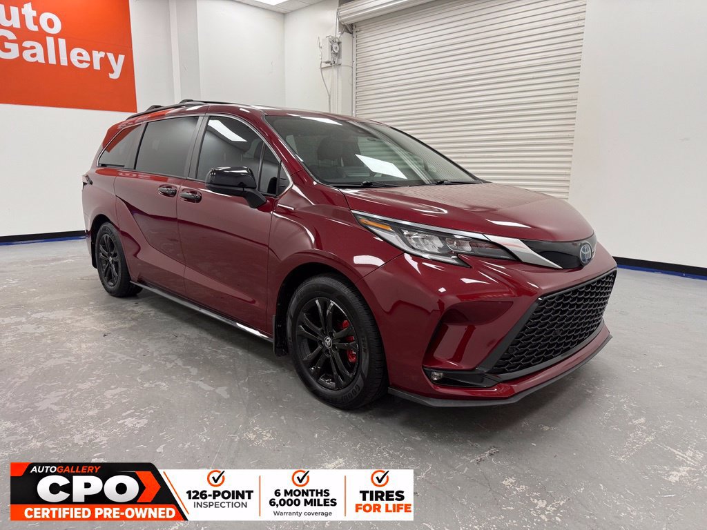 Used 2022 Toyota Sienna XSE w/ XSE Plus Package AWD/4WD image 1