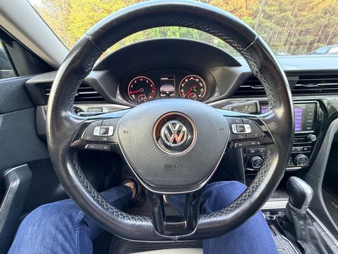 Used 2020 Volkswagen Passat 2.0T R-Line FWD image 16
