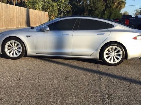 Used 2017 Tesla Model S 60 image 8