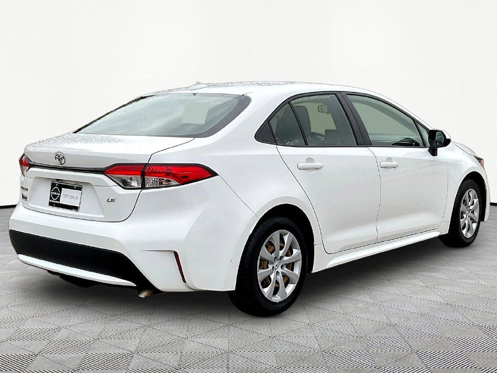 Used 2021 Toyota Corolla LE FWD image 6