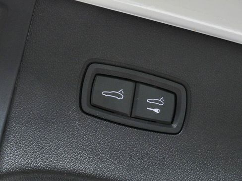 Used 2025 Porsche Cayenne GTS AWD/4WD image 37