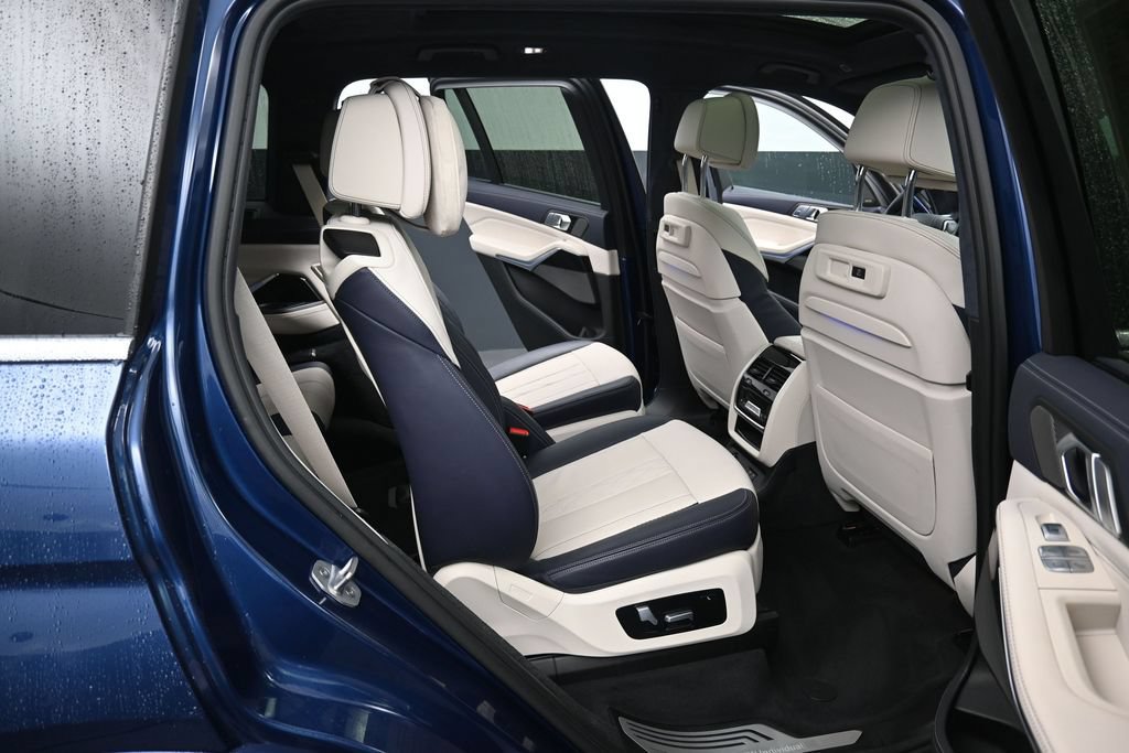 Used 2020 BMW X7 xDrive40i w/ Executive Package AWD/4WD image 42