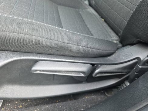 Used 2023 Honda HR-V LX image 11