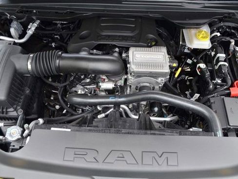 New 2026 RAM 1500 Laramie AWD/4WD image 37