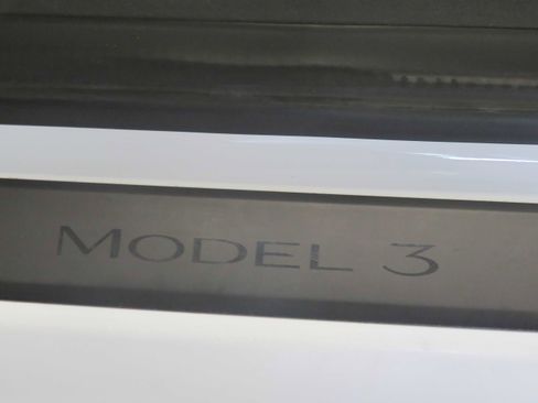 Used 2022 Tesla Model 3 Long Range image 17