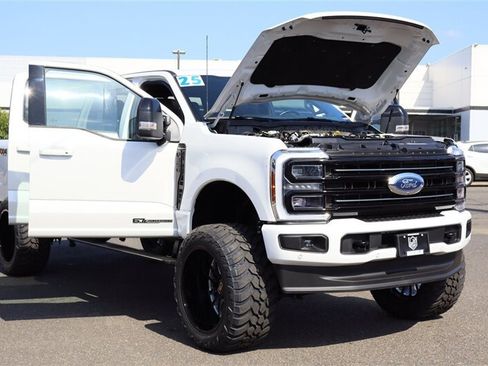 Used 2025 Ford F350 Platinum AWD/4WD image 45