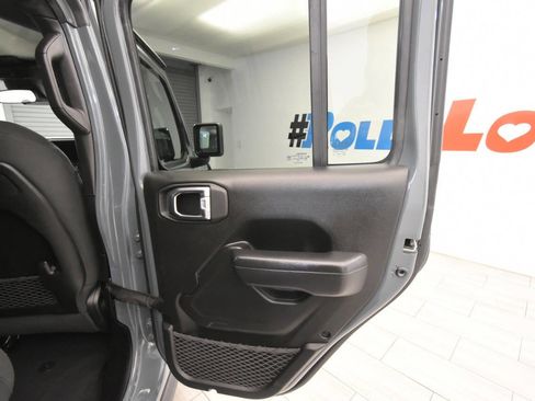 Used 2025 Jeep Wrangler Unlimited Rubicon 4xe AWD/4WD image 29