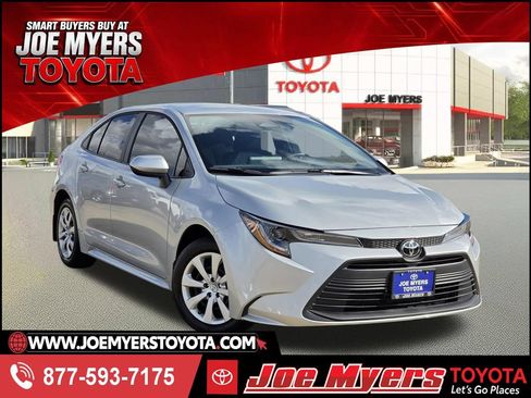 Used 2026 Toyota Corolla LE FWD image 1