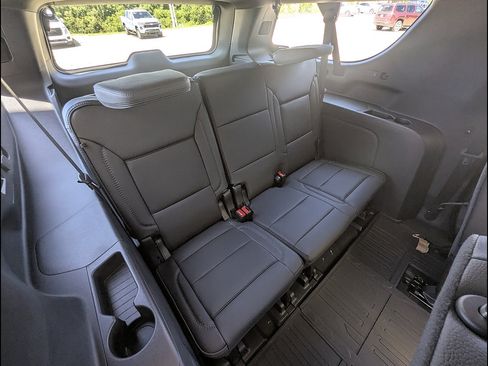 New 2026 GMC Yukon Denali w/ Advanced Technology Package AWD/4WD image 17