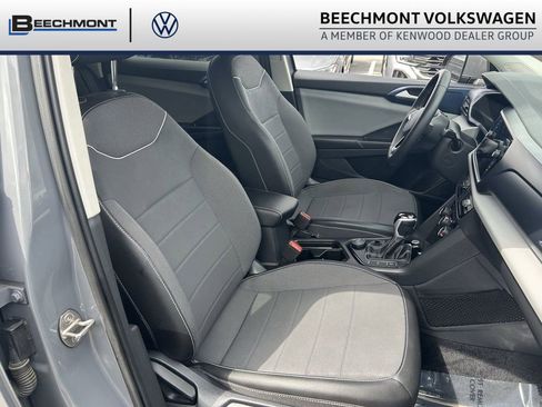 Used 2023 Volkswagen Taos SE w/ Black Wheel Package AWD/4WD image 25