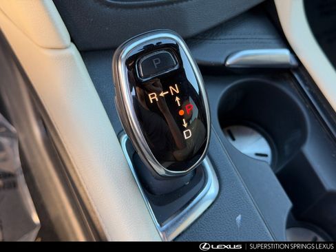 Used 2018 Cadillac XT5 Luxury w/ Driver Awareness Package image 28