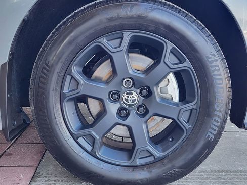 New 2025 Toyota Sienna XLE Woodland Edition image 4