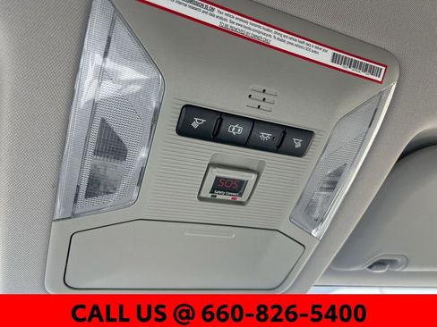 Used 2019 Toyota RAV4 LE w/ Carpet Mat Package image 19