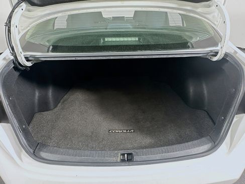 Used 2020 Toyota Corolla LE w/ Carpet Mat Package (TMS) image 27