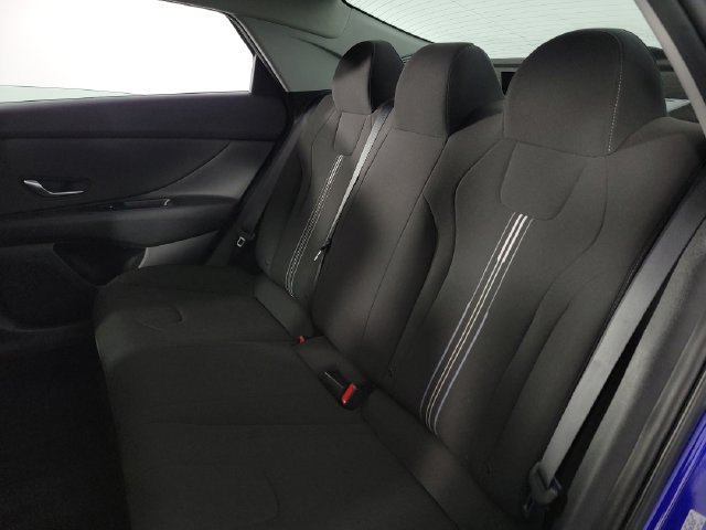 Used 2023 Hyundai Elantra SEL w/ Convenience Package FWD image 18