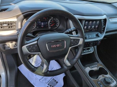 Used 2023 GMC Acadia SLE w/ Driver Convenience Package image 15