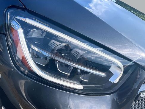 Used 2020 Mercedes-Benz GLC 300 4MATIC Coupe image 28