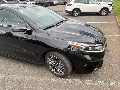 Used 2023 Kia Forte GT-Line w/ GT-Line Premium Package FWD image 4