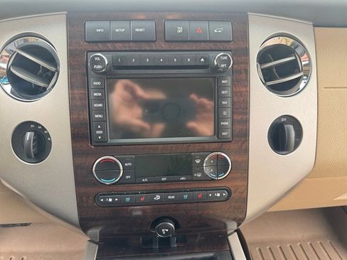 Used 2014 Ford Expedition EL XLT w/ Equipment Group 202A AWD/4WD image 30