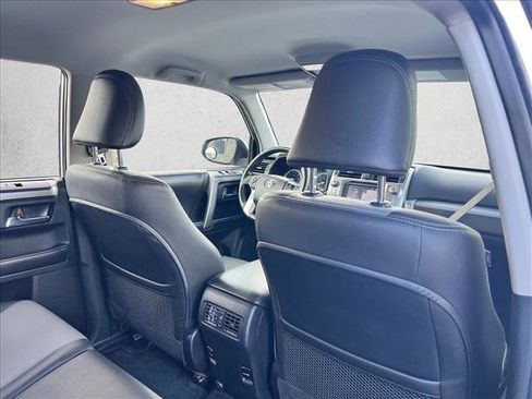 Used 2018 Toyota 4Runner SR5 Premium image 22