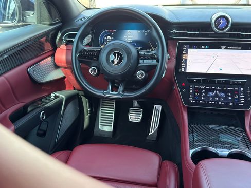 Certified 2023 Maserati Grecale Trofeo image 33