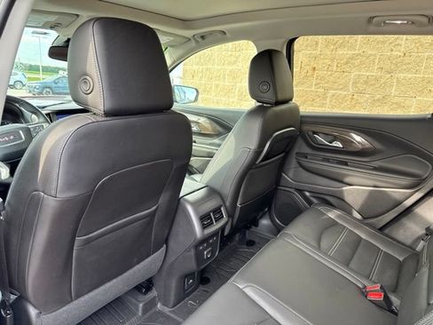 Used 2024 GMC Terrain Denali w/ Denali Premium Package AWD/4WD image 12