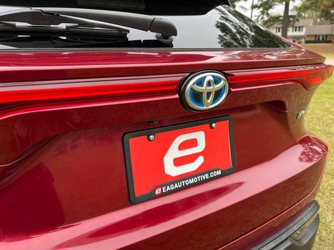 Used 2021 Toyota Venza LE w/ Carpet Mat Package (TMS) image 41