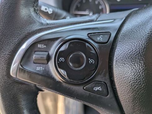 Used 2021 Buick Enclave Essence AWD/4WD image 11