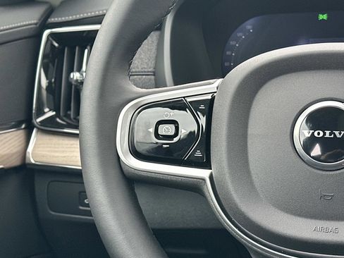 New 2026 Volvo XC90 B6 Plus image 8