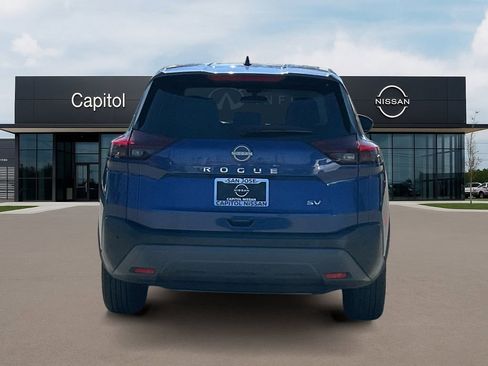 Used 2023 Nissan Rogue SV image 6