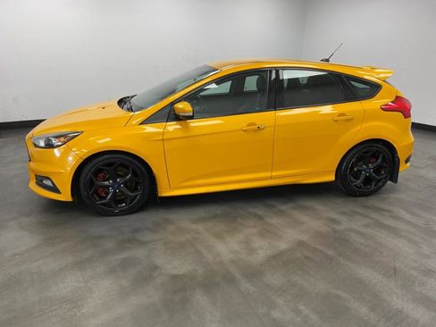 Used 2015 Ford Focus ST w/ Equipment Group 401A image 3