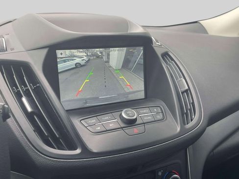 Used 2019 Ford Escape SE image 28