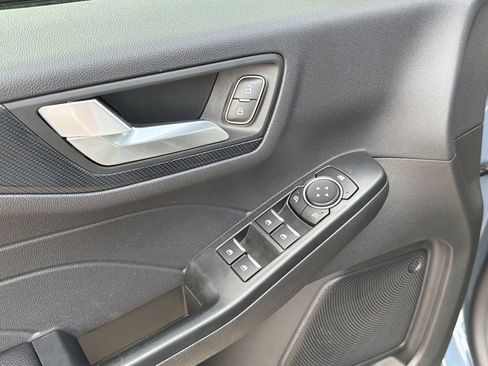 Used 2025 Ford Escape ST-Line image 25