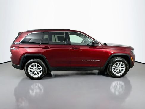 Used 2024 Jeep Grand Cherokee Laredo X AWD/4WD image 7