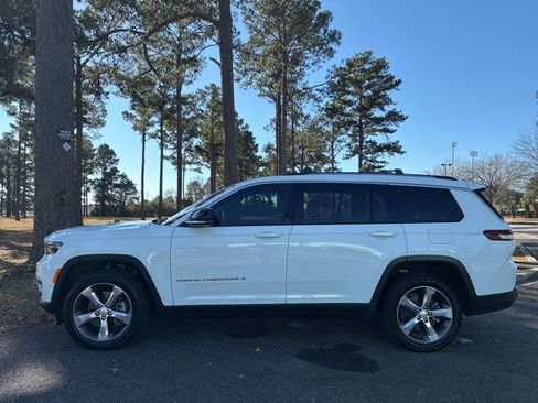 Used 2022 Jeep Grand Cherokee L Limited image 7