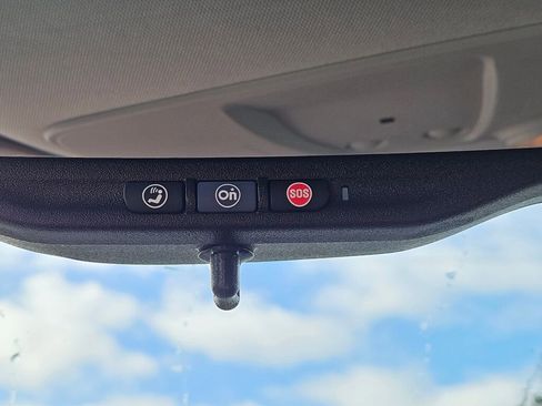 Used 2015 Chevrolet Traverse LT image 7