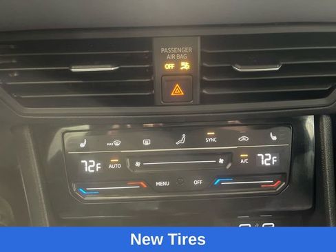 Used 2025 Volkswagen Jetta SE FWD image 18