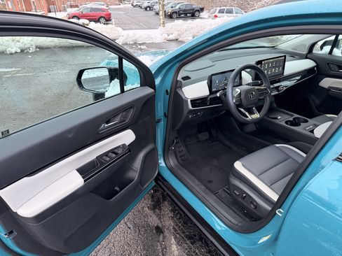 Certified 2024 Honda Prologue Touring image 11