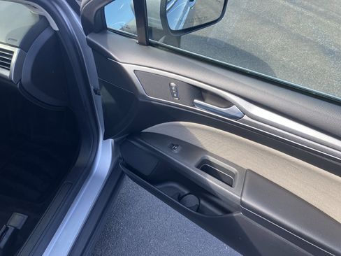 Used 2020 Ford Fusion S image 10