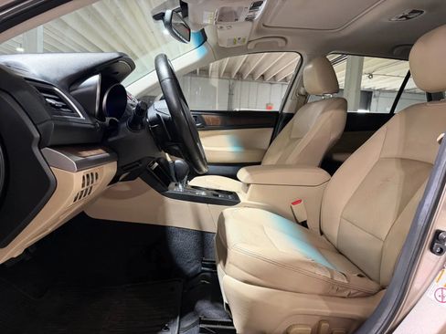 Used 2015 Subaru Outback 3.6R Limited AWD/4WD image 9