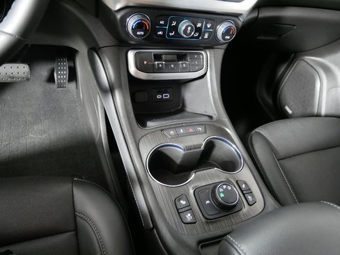 Used 2023 GMC Acadia SLT w/ Technology Package AWD/4WD image 24