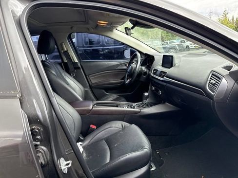 Used 2018 MAZDA MAZDA3 Grand Touring FWD image 6