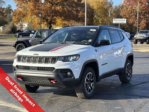 New 2026 Jeep Compass Trailhawk image 30