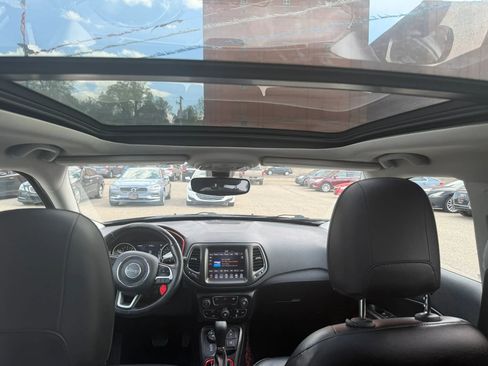 Used 2018 Jeep Compass Trailhawk w/ Popular Equipment Group AWD/4WD image 14